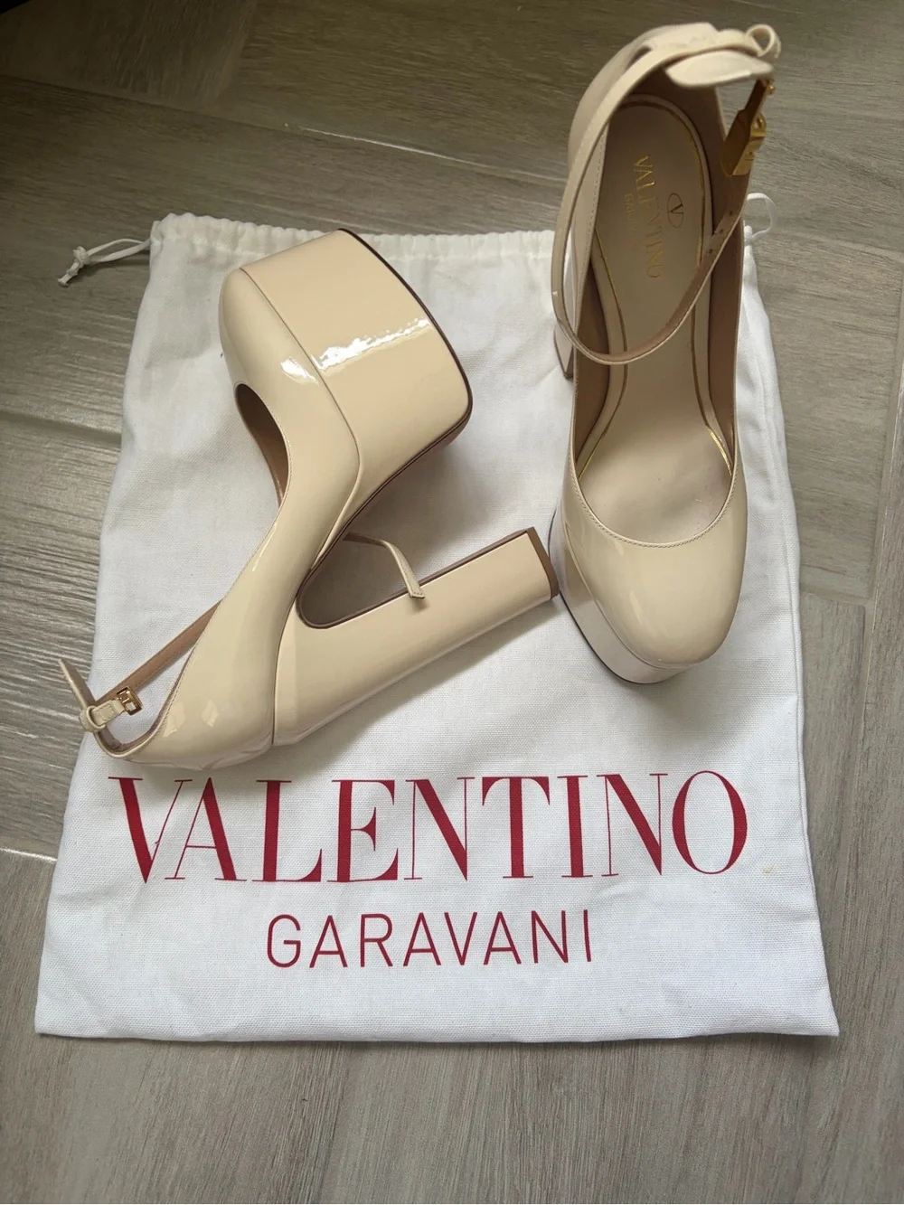 Valentino Ivory Patent Leather Tan-Go Platform Ankle Strap Pump Size 36.5